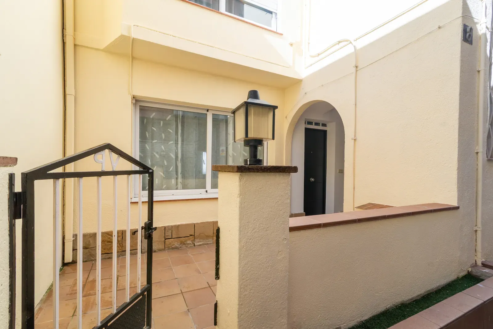 Apartamento con patio — 15